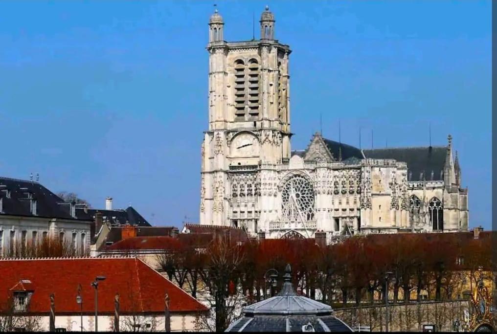 "Les Nuits De 3" Centre-Ville, Parking Gratuit Troyes Eksteriør bilde